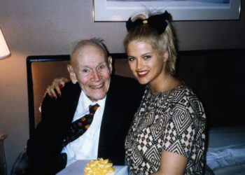 Тэрбумтны сүүлчийн хайр буюу 63 насны зөрүүтэй гэрлэлтийн түүх