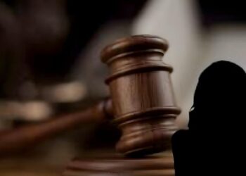 НУУЦ АМРАГТАЙГАА НИЙЛЖ НӨХРӨӨ ХӨНӨӨХӨӨР ЗАВДСАН ЭМЭГТЭЙД 13 ЖИЛИЙН ХОРИХ ЯЛ ОНООЖЭЭ