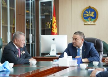 ХӨДӨЛМӨРИЙН БААТАР ЦАГААНЫ БААСТЫГ ЭРЧИМ ХҮЧНИЙ САЙД Б.ЧОЙЖИЛСҮРЭН ХҮЛЭЭН АВЧ УУЛЗАН ХҮНДЭТГЭЛ ҮЗҮҮЛЛЭЭ