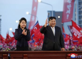 Ким Жон Уны охин анх удаа гадаад оронд айлчиллаа