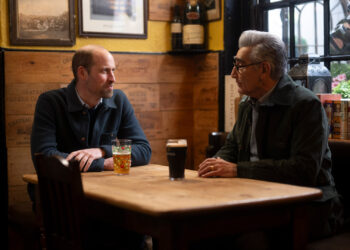 Английн угсаа залгамжлах хунтайж Уильям 3 хүүхэддээ гар утас хэрэглүүлдэггүй