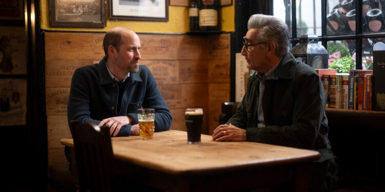 Английн угсаа залгамжлах хунтайж Уильям 3 хүүхэддээ гар утас хэрэглүүлдэггүй