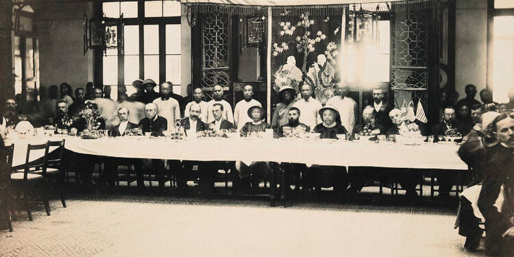 Цуврал-13 Хүрээ хүүхнүүдийн хөгтэй явдал