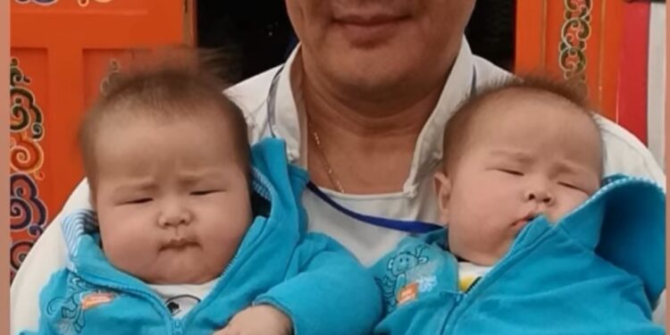 Хүүхэд тэвэрсэн Б.Дэлгэрсайхан сайд хөөрхөн үү?