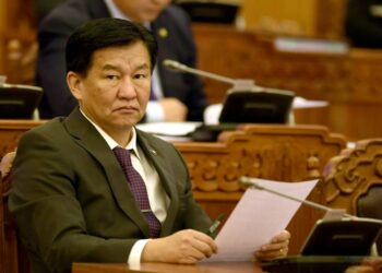 Ц.Даваасүрэн: Өнөөдрийн хэлэлцэж байгаа асуудал бол төрийн нууцтай холбоотой. Ийм асуудал Х.Жекейгийн үед гарсан юм