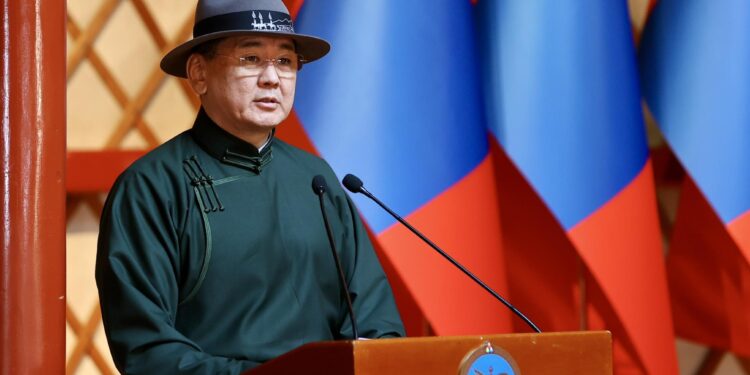 Уламжлалт анагаах ухааныг гүнзгийрүүлэн хөгжүүлэх, түгээн дэлгэрүүлэхийг ямагт дэмжинэ