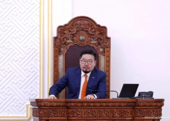 Г.Занданшатар Та Засгийн газрын тэргүүн юм уу, “зарц” нь юм уу?