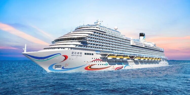 Дубайд аялалын усан онгоцонд 10 жилээ тэмдэглэсэн сүлжээнийхэн нэгнийгээ ХҮЧИНДСЭН хэргээс …