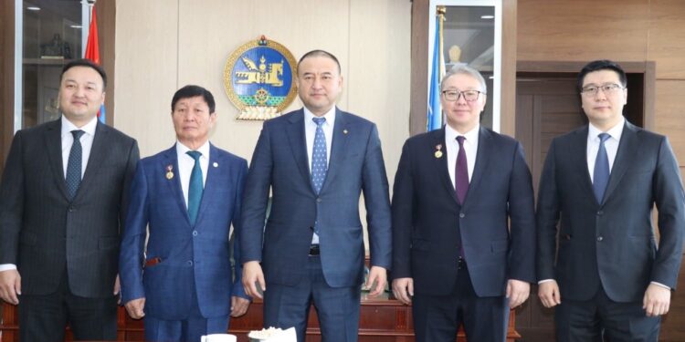 ЭРЧИМ ХҮЧНИЙ САЛБАРЫН ГАВЬЯАТУУДАД ХҮНДЭТГЭЛ ҮЗҮҮЛЭВ