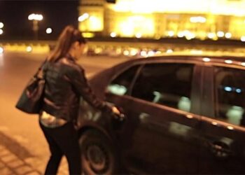 “Хүүхэн байна, уулзах уу” хэмээн зуучлаад орлогын 50 хувийг авдаг таксиний жолооч “Тууска” хэмээх Б.Г нарын хэрэг