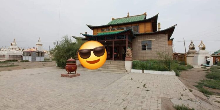 Өвөрхангайн “Ганданпунцоглин” хийдийн лам учирдаг эмэгтэйнхээ нөхөрт баригдаад зугтахдаа таван машин мөргөсөн ноцтой осол гаргажээ