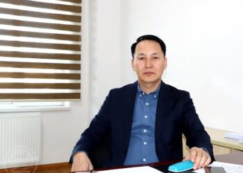 Дорнодын БОАЖГ-ын дарга А.Гантулга албаны тракторыг “модны нүх ухуулна” хэмээн авчруулж хувийн хадлангаа хаджээ