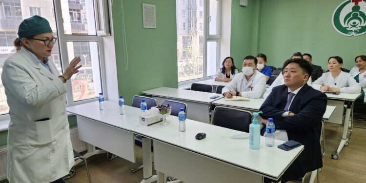 Хан-Уул дүүргийн ИТХ-ын дарга Ч.Бат-Оргил Хан-Уул дүүргийн Нэгдсэн эмнэлгийн үйл ажиллагаатай танилцав