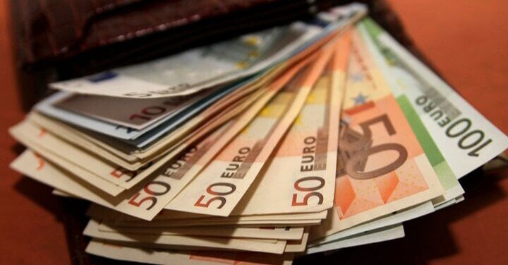 Узбек эр монгол эхнэрийн хамт Хаан, ХХБ, Голомт, Капитрон банкинд 383 сая төгрөгтэй тэнцэх хуурамч евро солиулжээ