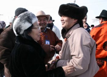 Б.Бат-Эрдэнэ аваргад Манзушир хутагтын, Асашёорюүд Манлай ван Дамдиндинсүрэнгийн, “Эрэл”-ийн Эрдэнэбатад Дилав хутагтын, сайд асан Ц.Цэнгэлд Чин ван Ханддоржийн гартаам, Богд хааны шүрэн хөөрөг бий