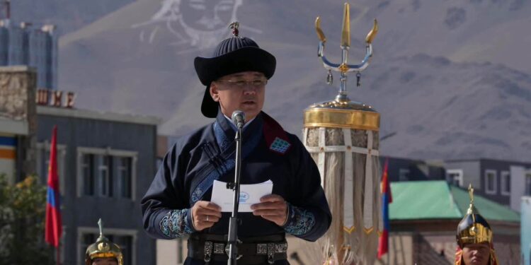 Монгол Улсын Ерөнхийлөгчийн зарлигаар аймаг бүр Чингис хааны эш хөргийг тахин зална