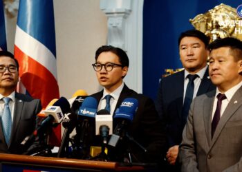 Г.Лхагвадорж: Засгийн газар 20 сайдтай данхар бүтцээ цөөлөх хэрэгтэй