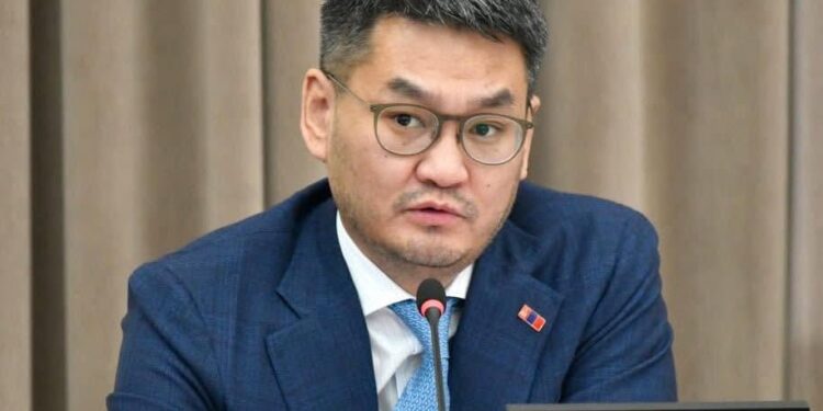 Ө.Шижир: Жил бүр 20 орчим их наяд төгрөг улсын төсвөөс гадуур захиран зарцуулагдаж байна