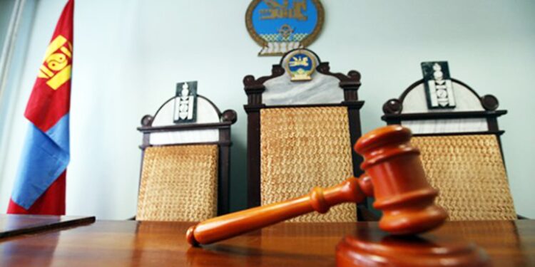 “Хаан”-ы теллерт 486 сая төгрөг зээлүүлээд 509 саяыг авсан мөнгө ХҮҮЛЭГЧ “нөхрийг чинь цустай нь холино” гээд гар буу тулгаж байраа өгөхийг шаарджээ